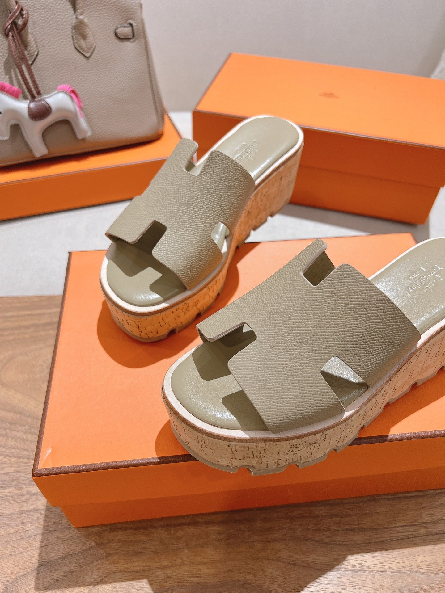 HM 25S HIGH WEDGE SANDALS IN WARM BEIGE LAMBSKIN STYLE 17 - 35