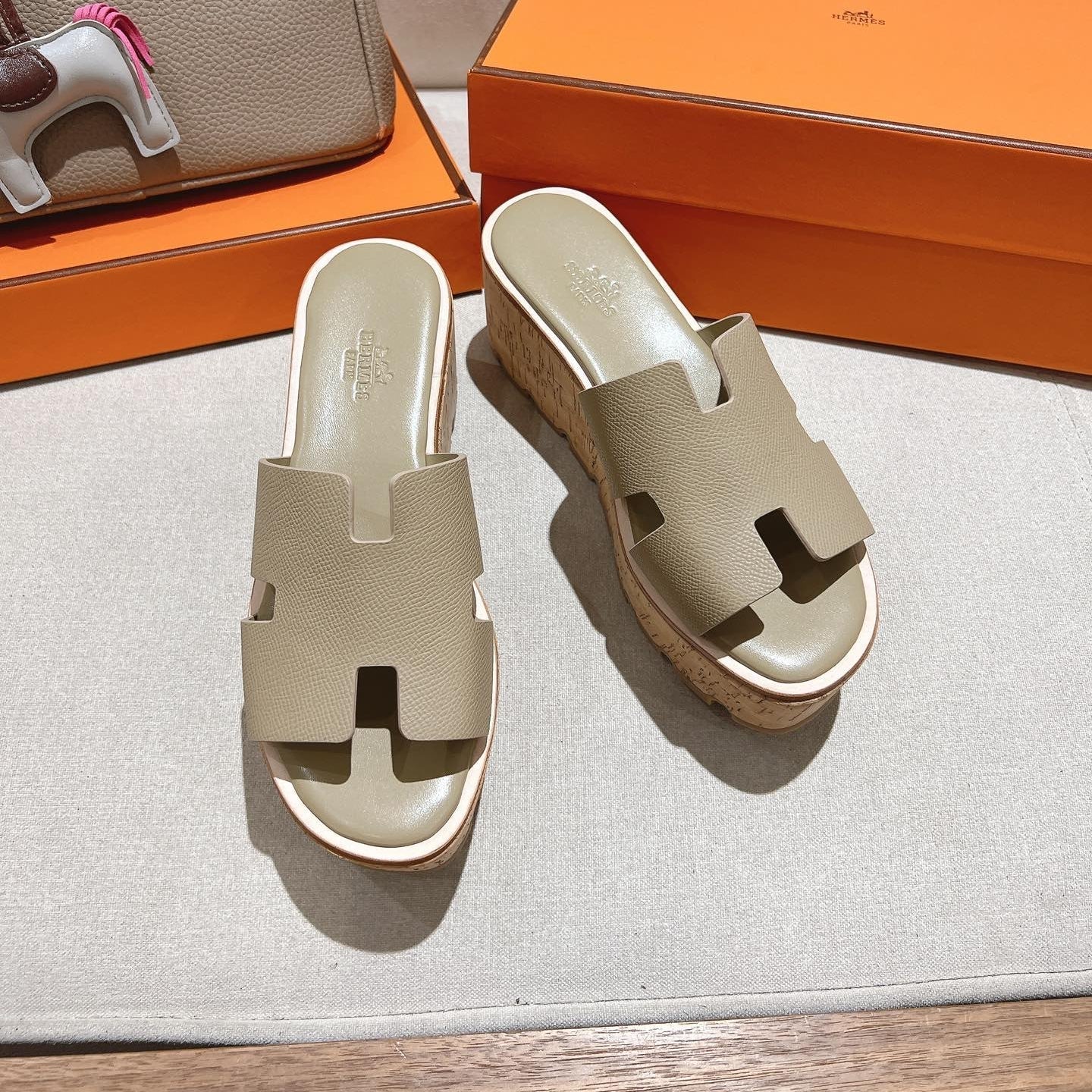 HM 25S HIGH WEDGE SANDALS IN WARM BEIGE LAMBSKIN STYLE 17 - 35