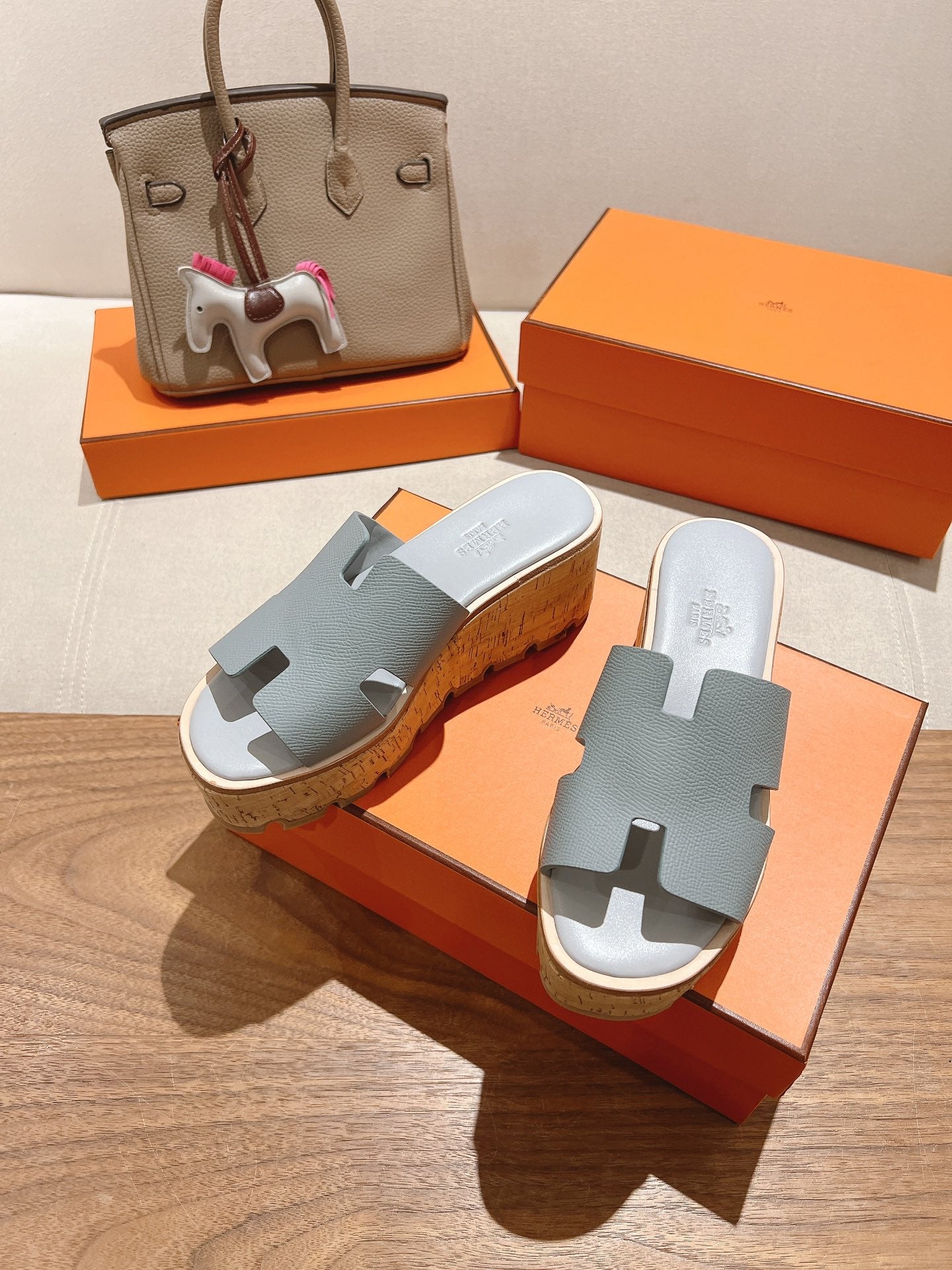 HM 25S HIGH WEDGE SANDALS IN LIGHT GREY LAMBSKIN STYLE 13 - 35
