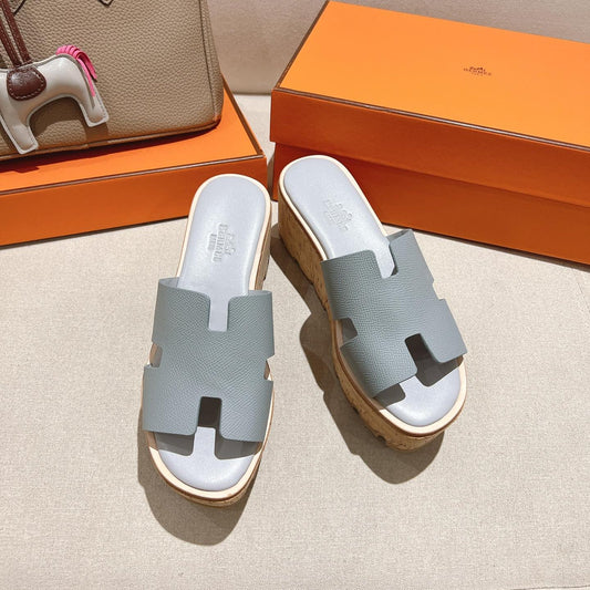 HM 25S HIGH WEDGE SANDALS IN LIGHT GREY LAMBSKIN STYLE 13 - 35