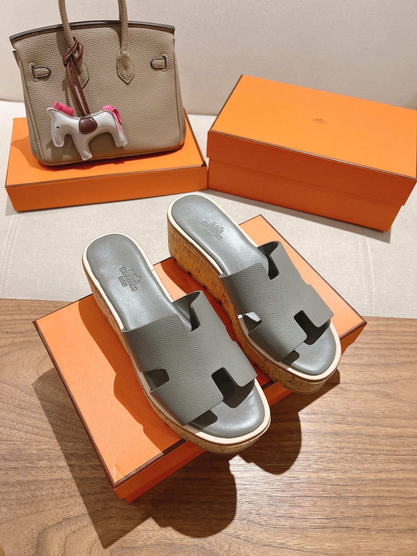 HM 25S HIGH WEDGE SANDALS IN LIGHT GREY LAMBSKIN STYLE 9 - 35