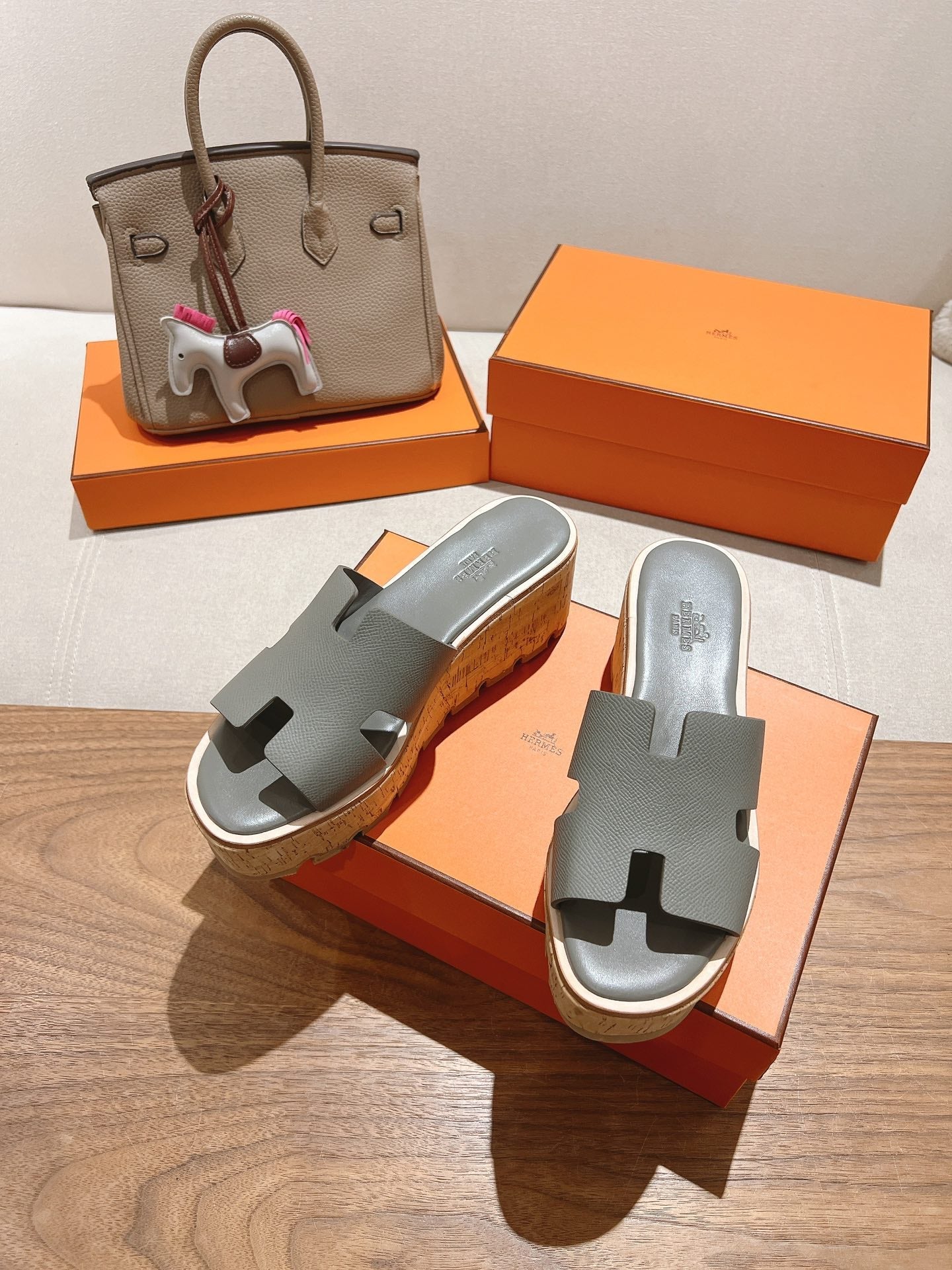 HM 25S HIGH WEDGE SANDALS IN LIGHT GREY LAMBSKIN STYLE 9 - 35