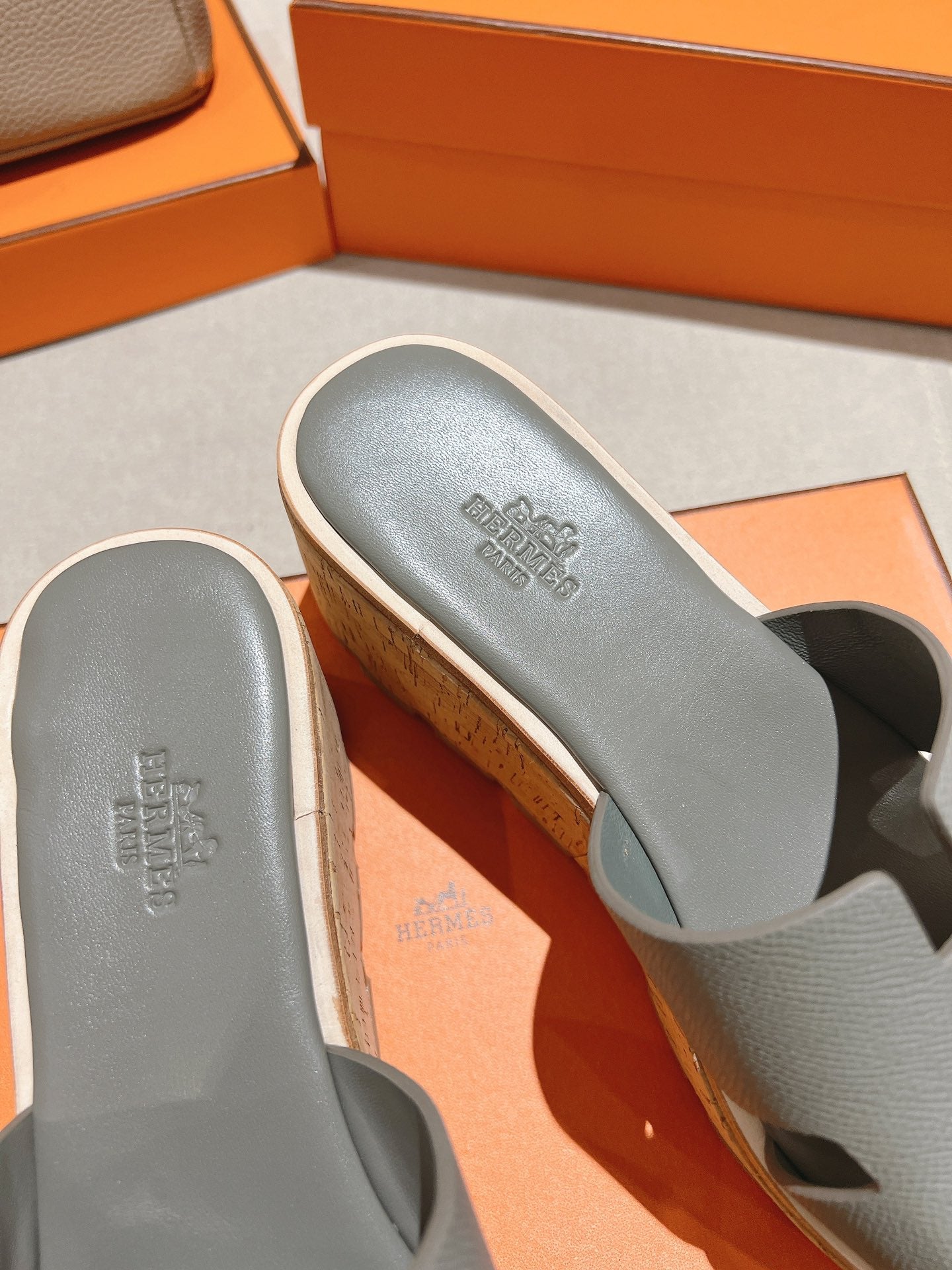 HM 25S HIGH WEDGE SANDALS IN LIGHT GREY LAMBSKIN STYLE 9 - 35