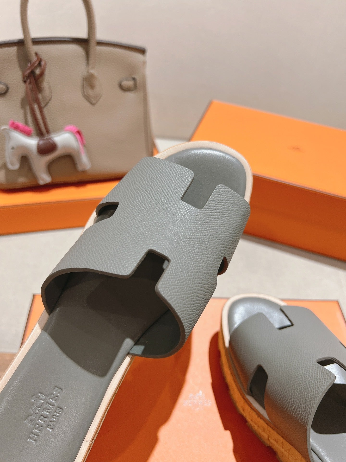 HM 25S HIGH WEDGE SANDALS IN LIGHT GREY LAMBSKIN STYLE 9 - 35