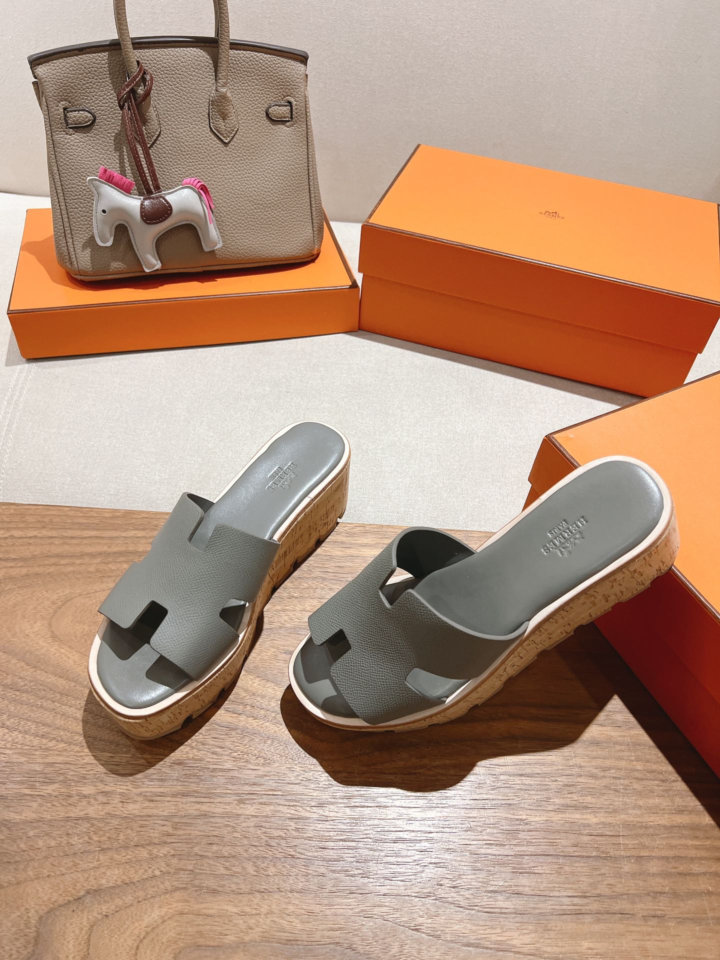 HM 25S HIGH WEDGE SANDALS IN LIGHT GREY LAMBSKIN STYLE 9 - 35