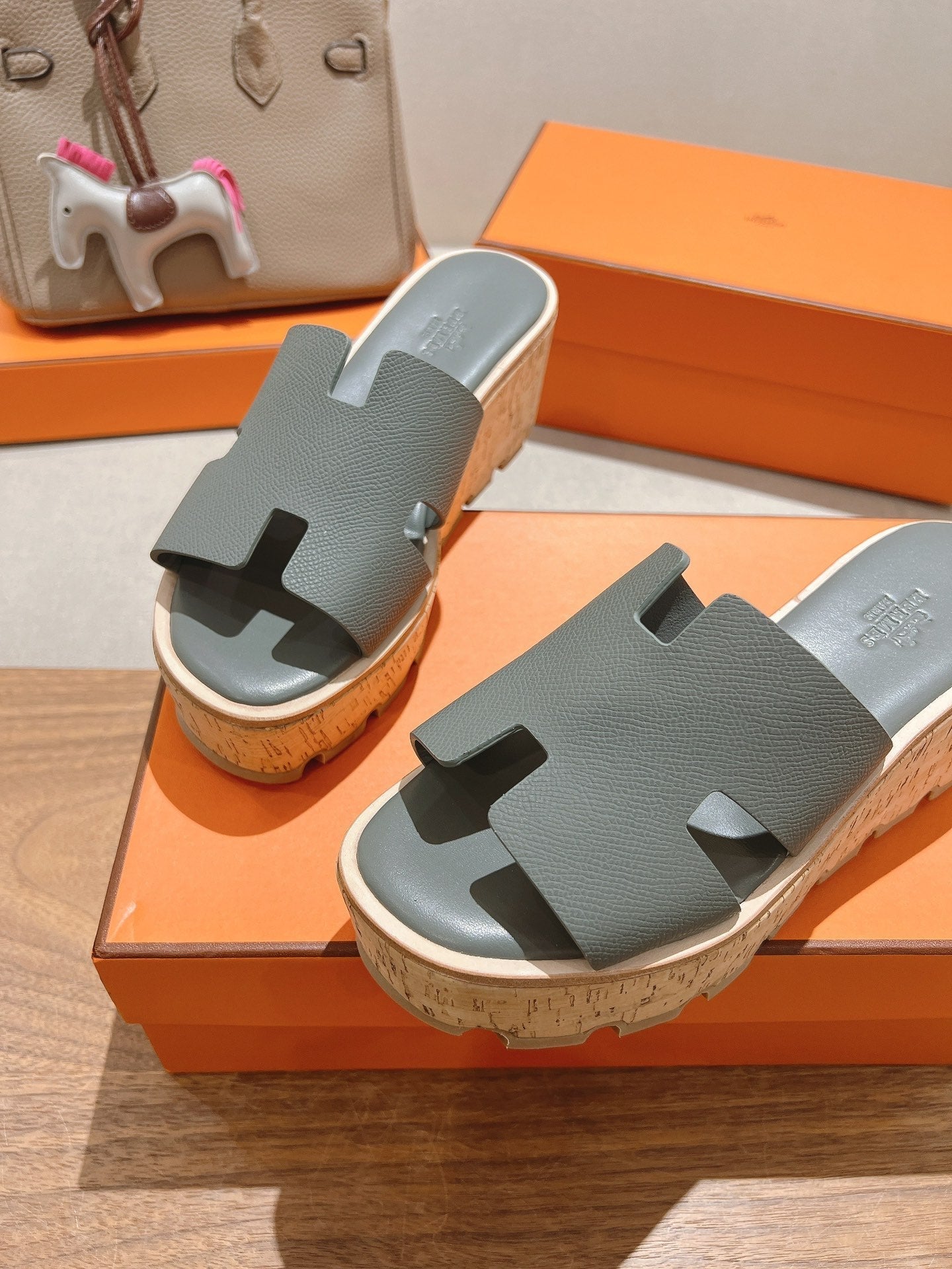 HM 25S HIGH WEDGE SANDALS IN GREY LAMBSKIN STYLE 7 - 35