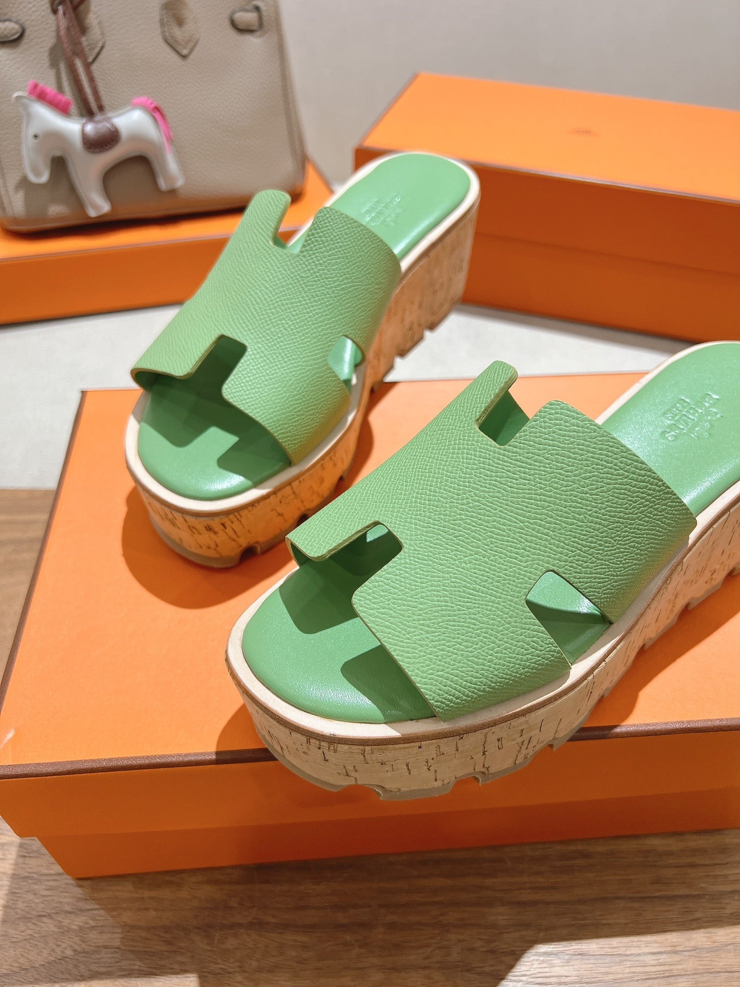 HM 25S HIGH WEDGE SANDALS IN LIGHT GREEN LAMBSKIN STYLE 1 - 35