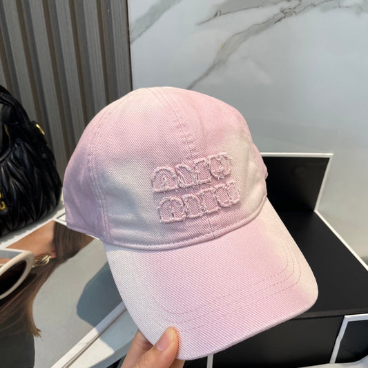 КЕПКА MIUMIU БЕЙСБОЛКА СТИЛЬ 34