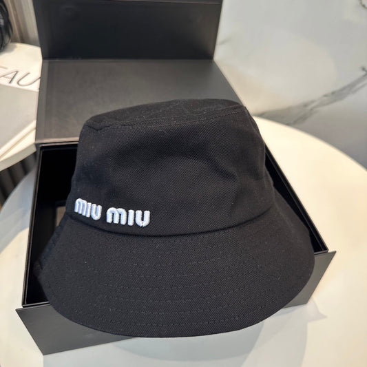 Панамка MIUMIU СТИЛЬ 31