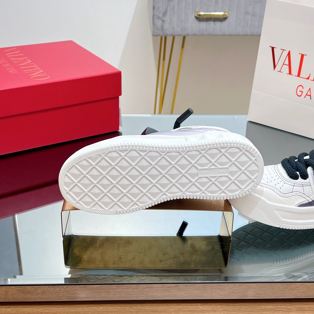 VALENTINO 25S GARAVANI ONE STUD XL PLATFORM SNEAKERS IN WHITE MIX PURPLE LAMBSKIN STYLE 7 - 35