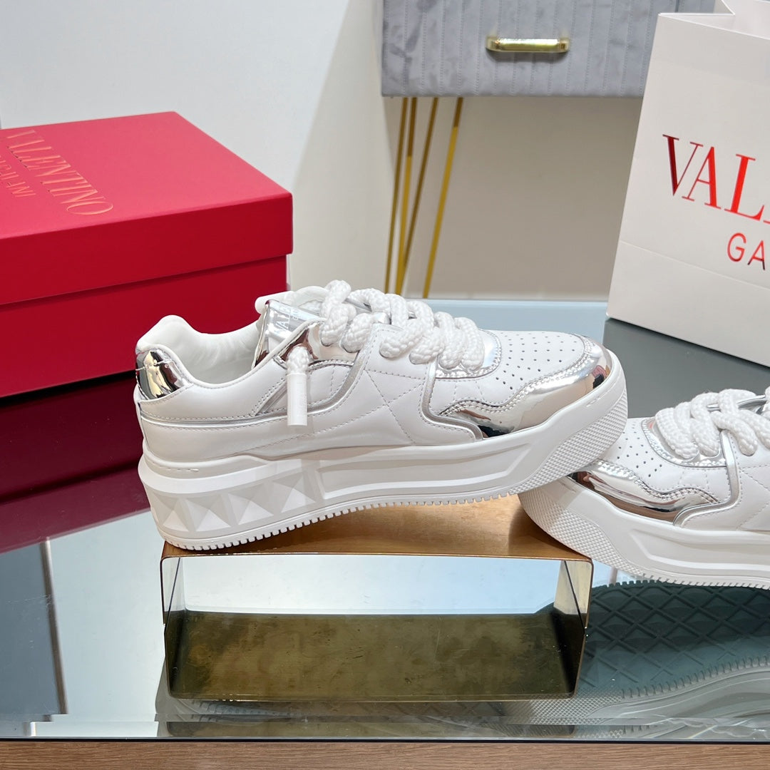 VALENTINO 25S GARAVANI ONE STUD XL PLATFORM SNEAKERS IN WHITE MIX SILVER LAMBSKIN STYLE 4 - 35