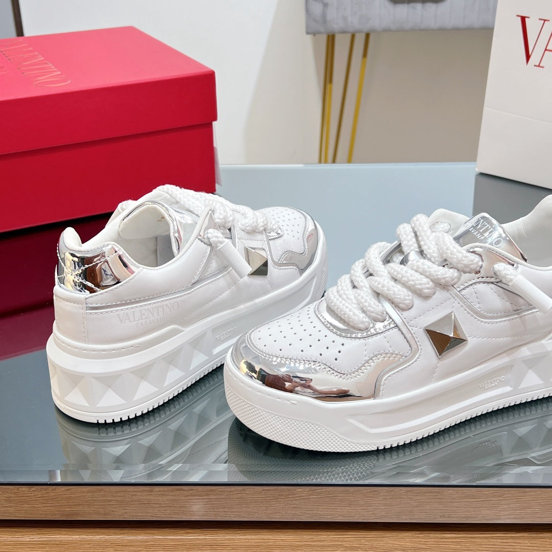 VALENTINO 25S GARAVANI ONE STUD XL PLATFORM SNEAKERS IN WHITE MIX SILVER LAMBSKIN STYLE 4 - 35