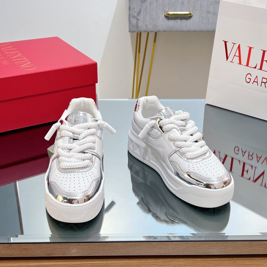 VALENTINO 25S GARAVANI ONE STUD XL PLATFORM SNEAKERS IN WHITE MIX SILVER LAMBSKIN STYLE 4 - 35