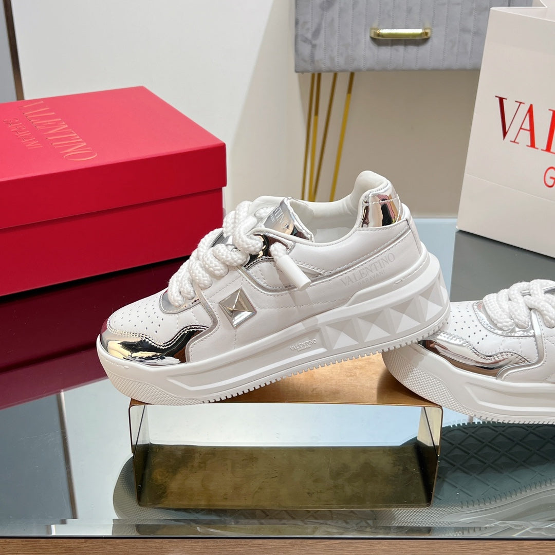 VALENTINO 25S GARAVANI ONE STUD XL PLATFORM SNEAKERS IN WHITE MIX SILVER LAMBSKIN STYLE 4 - 35