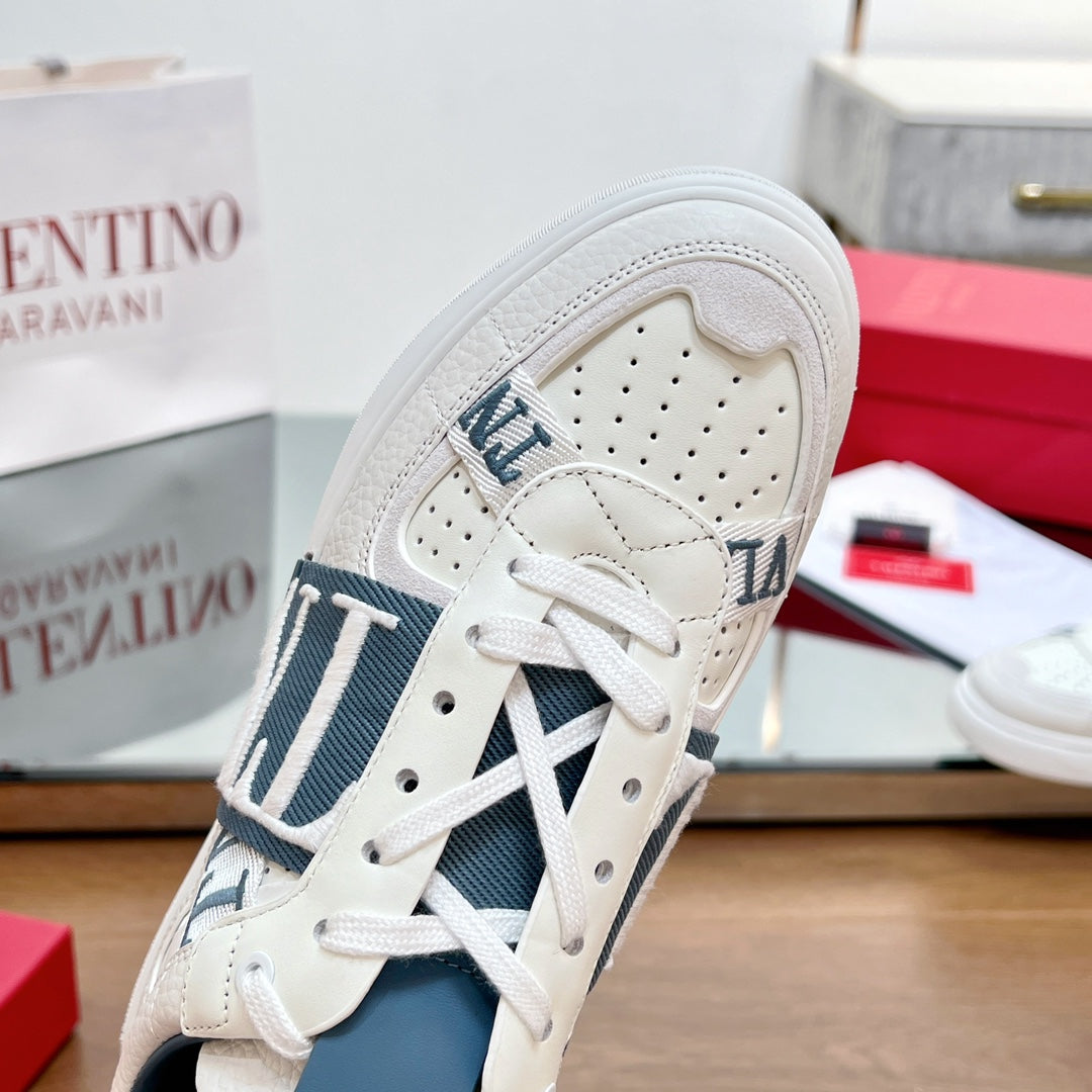 VL7N LOW-TOP WHITE CALFSKIN AND AEGEAN BLUE FABRIC SNEAKER WITH BANDS - 35