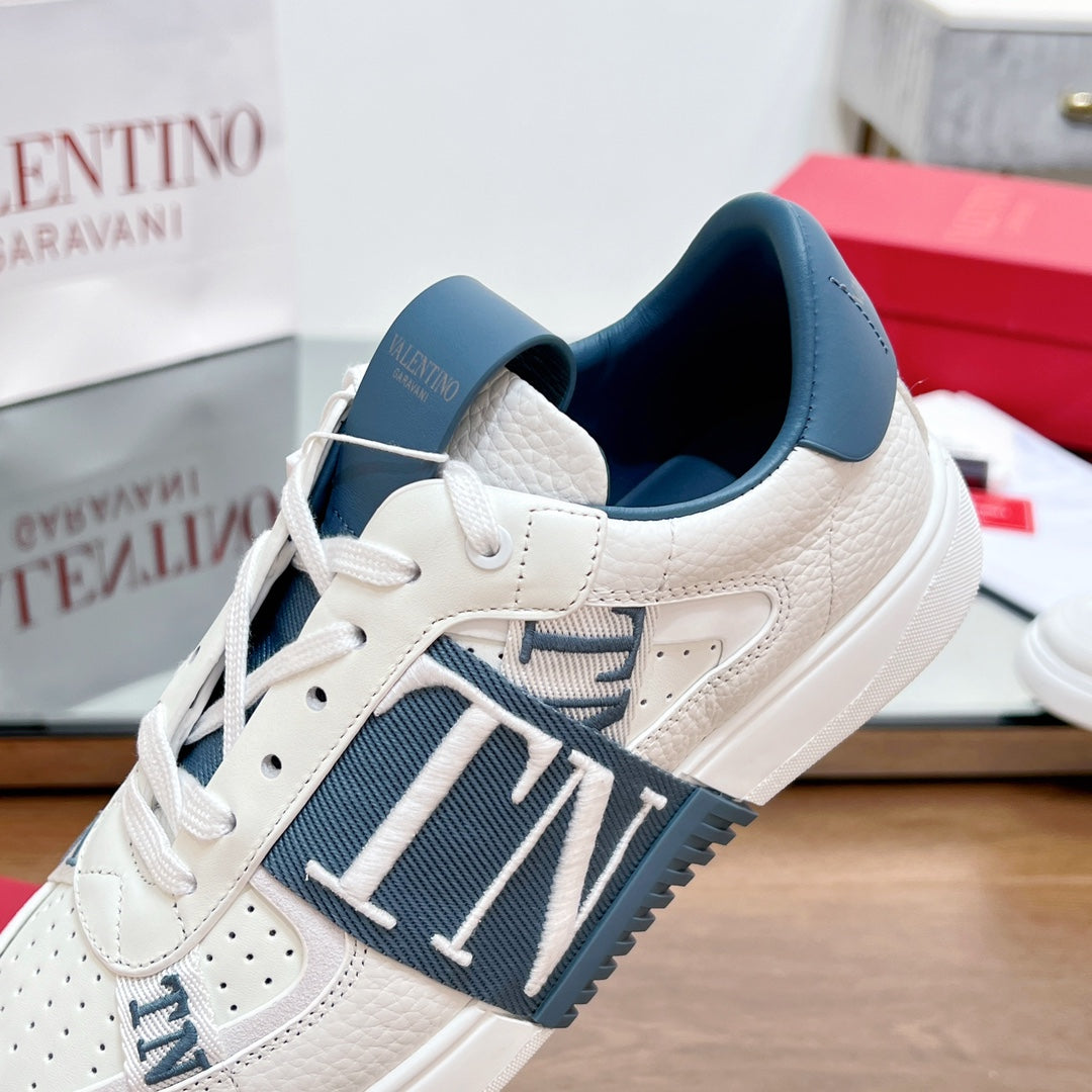 VL7N LOW-TOP WHITE CALFSKIN AND AEGEAN BLUE FABRIC SNEAKER WITH BANDS - 35