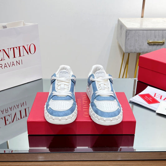 VALENTINO 25S GARAVANI FREEDOTS SNEAKERS IN WHITE LAMBSKIN AND BLUE DENIM - 35