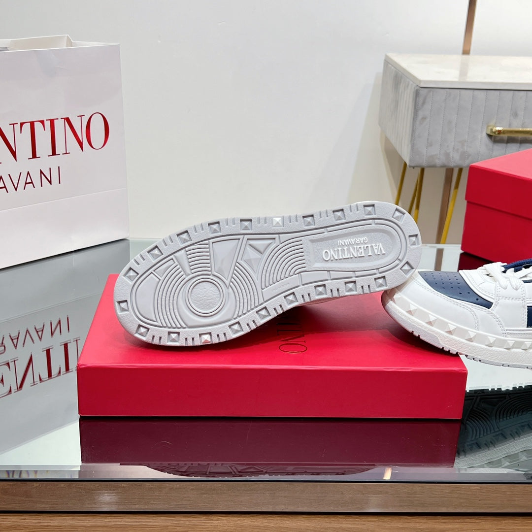 VALENTINO 25S GARAVANI FREEDOTS SNEAKERS IN WHITE MIX DARK NAVY BLUE LAMBSKIN - 35