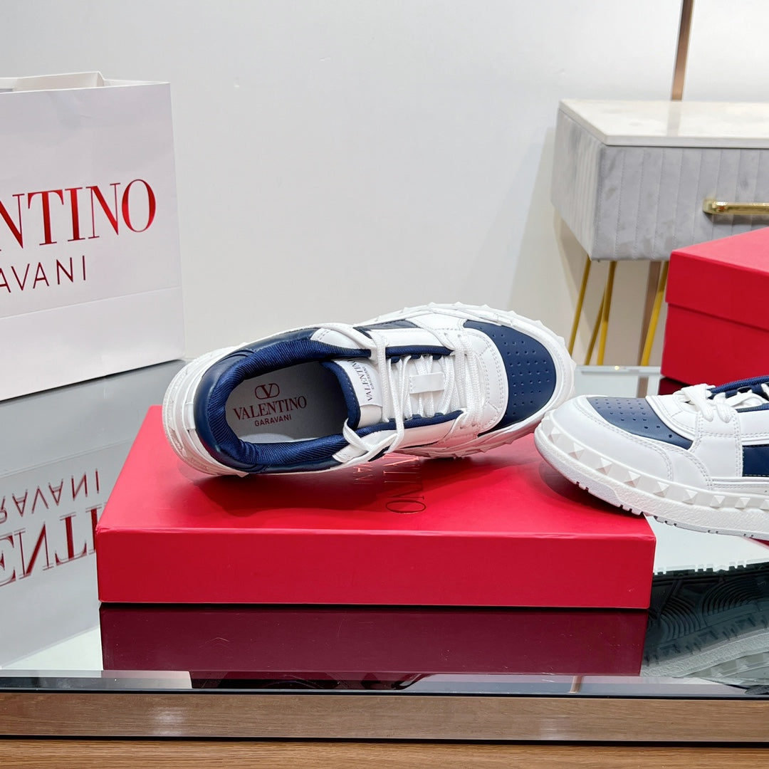 VALENTINO 25S GARAVANI FREEDOTS SNEAKERS IN WHITE MIX DARK NAVY BLUE LAMBSKIN - 35