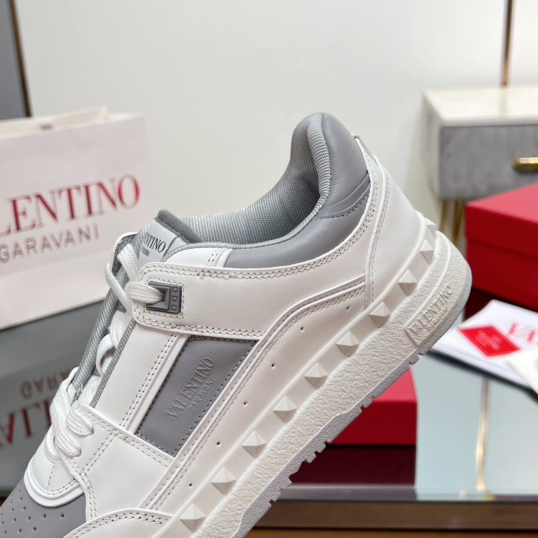 VALENTINO 25S GARAVANI FREEDOTS SNEAKERS IN WHITE MIX GREY LAMBSKIN - 35