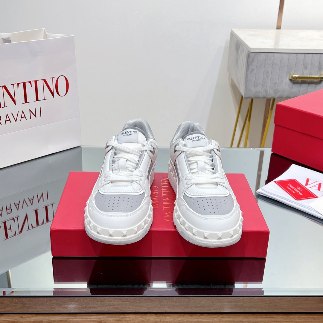 VALENTINO 25S GARAVANI FREEDOTS SNEAKERS IN WHITE MIX GREY LAMBSKIN - 35