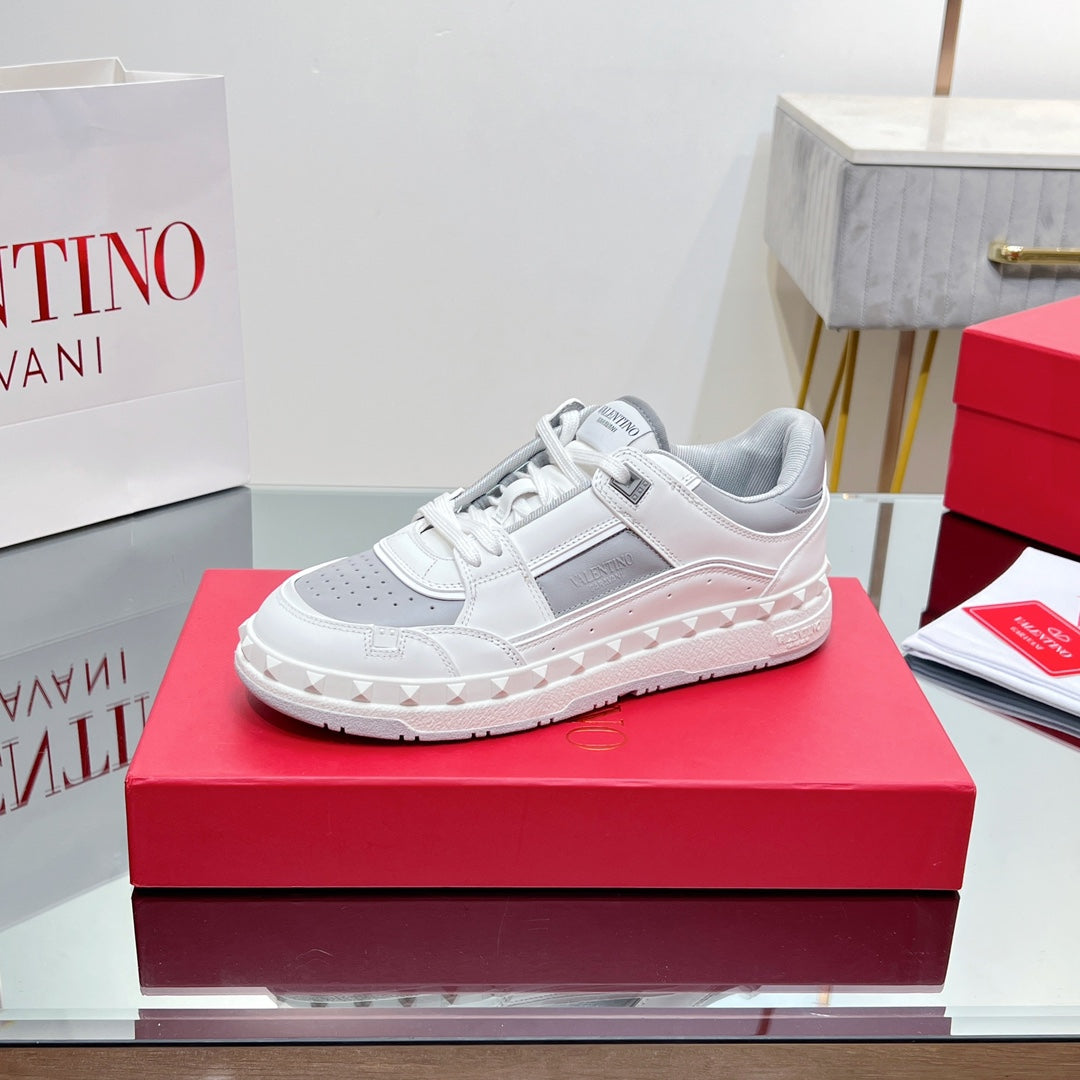 VALENTINO 25S GARAVANI FREEDOTS SNEAKERS IN WHITE MIX GREY LAMBSKIN - 35