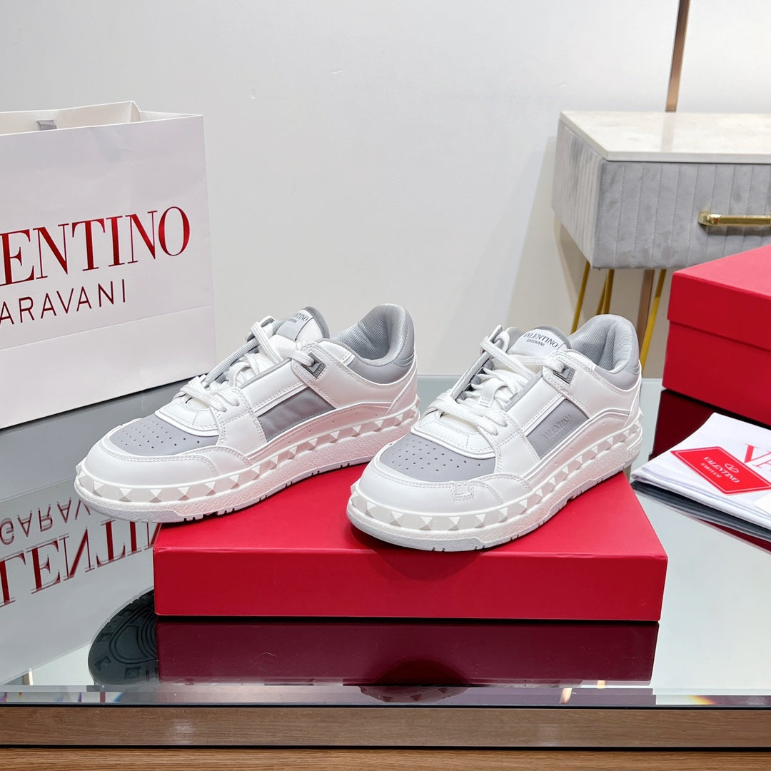VALENTINO 25S GARAVANI FREEDOTS SNEAKERS IN WHITE MIX GREY LAMBSKIN - 35