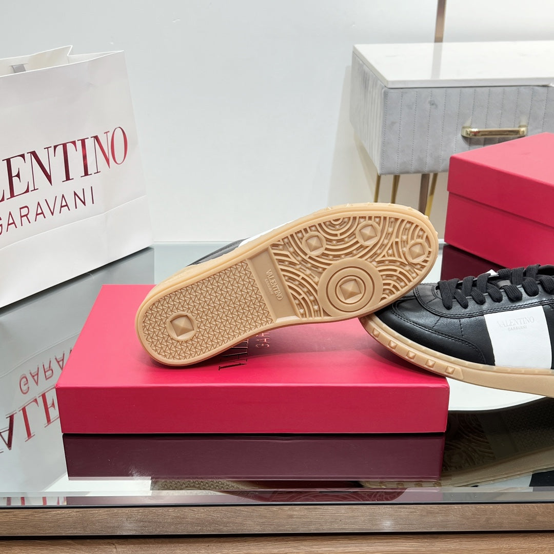 VALENTINO 25S UPVILLAGE SNEAKERS IN BLACK MIX WHITE LAMBSKIN STYLE 1 - 35
