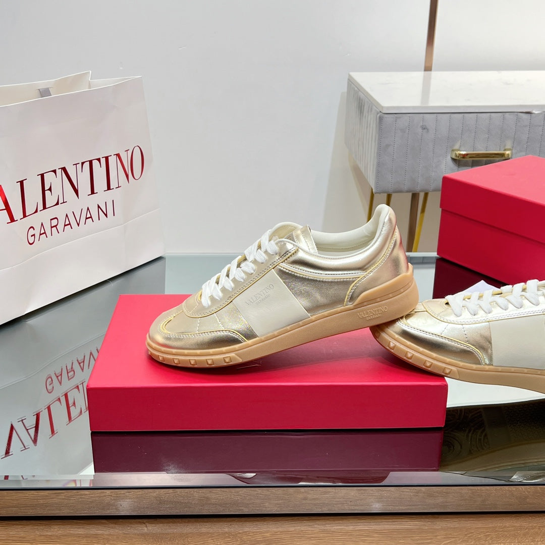 VALENTINO 25S UPVILLAGE SNEAKERS IN LIGHT GOLD LAMBSKIN - 35