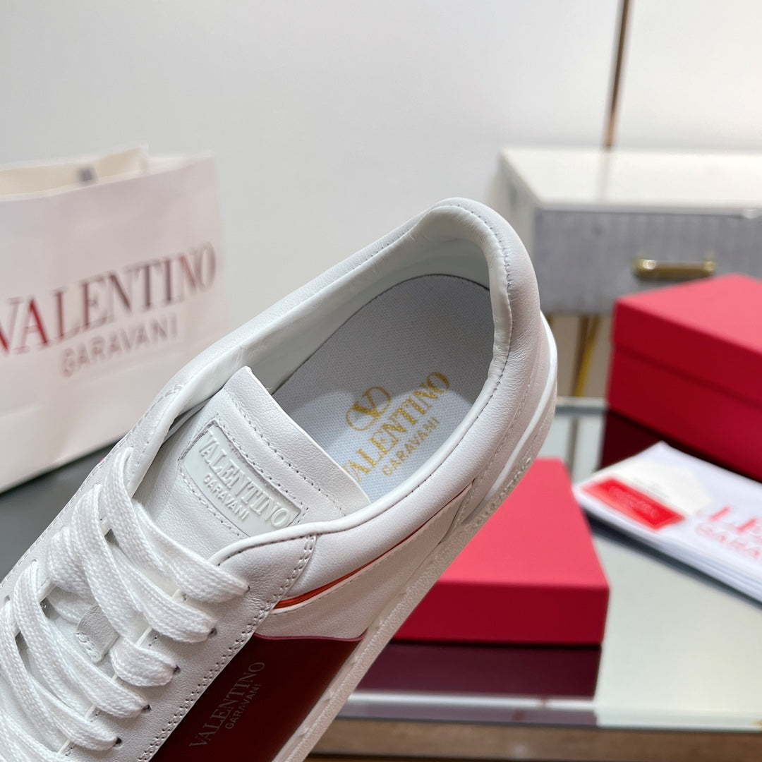VALENTINO 25S UPVILLAGE SNEAKERS IN WHITE MIX RED LAMBSKIN - 35
