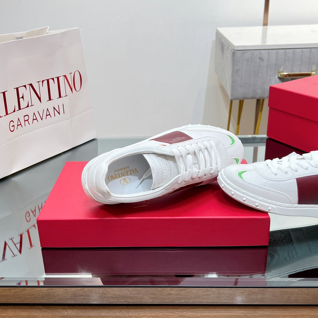 VALENTINO 25S UPVILLAGE SNEAKERS IN WHITE MIX RED LAMBSKIN - 35