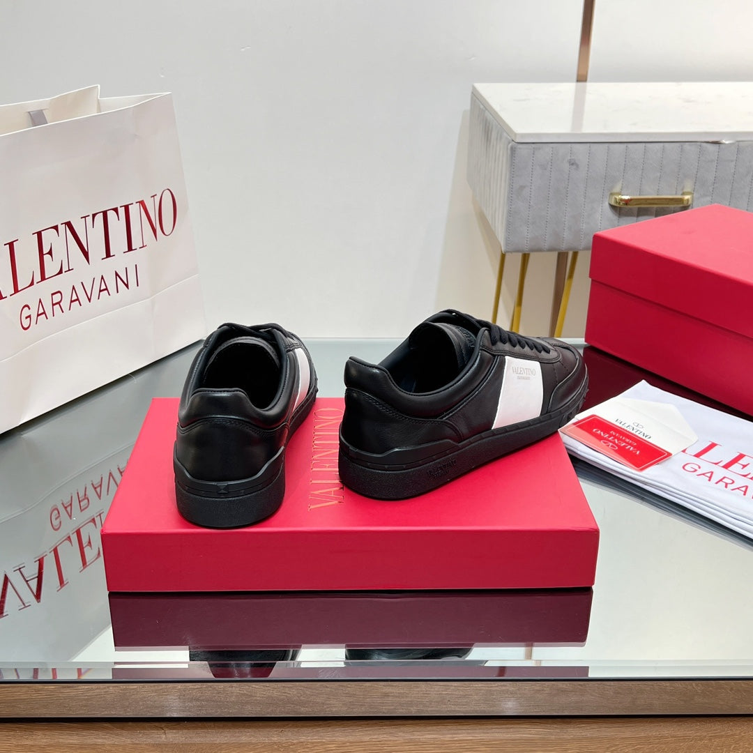 VALENTINO 25S UPVILLAGE SNEAKERS IN BLACK MIX WHITE LAMBSKIN - 35