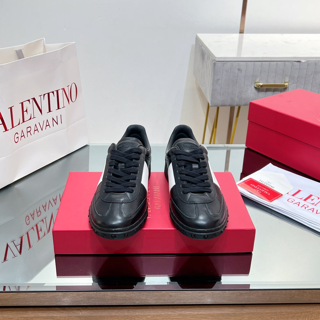 VALENTINO 25S UPVILLAGE SNEAKERS IN BLACK MIX WHITE LAMBSKIN - 35