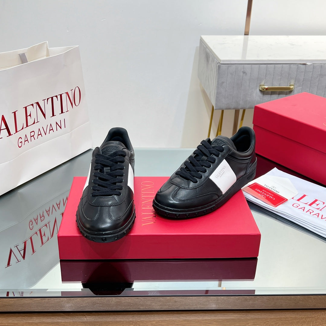 VALENTINO 25S UPVILLAGE SNEAKERS IN BLACK MIX WHITE LAMBSKIN - 35