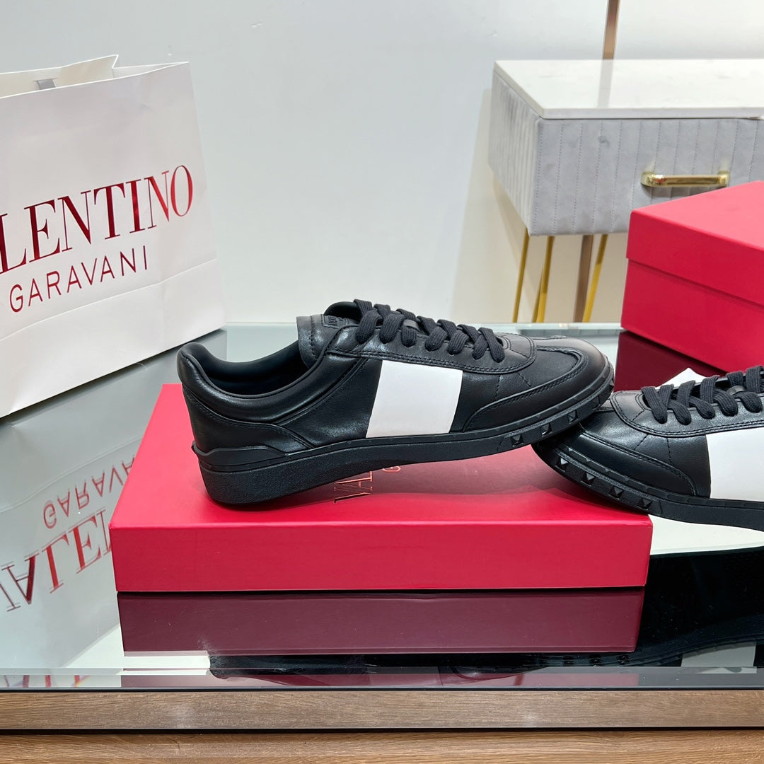 VALENTINO 25S UPVILLAGE SNEAKERS IN BLACK MIX WHITE LAMBSKIN - 35