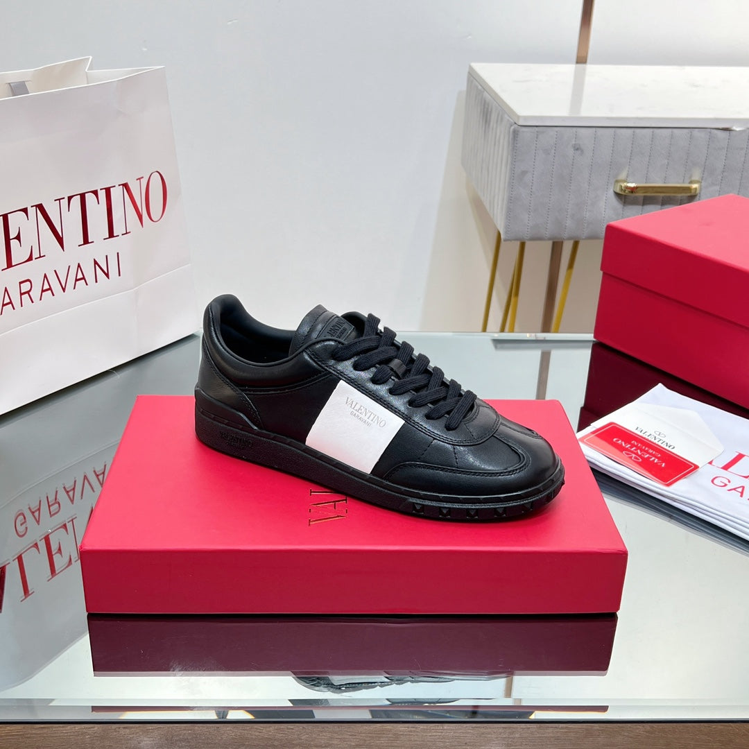 VALENTINO 25S UPVILLAGE SNEAKERS IN BLACK MIX WHITE LAMBSKIN - 35