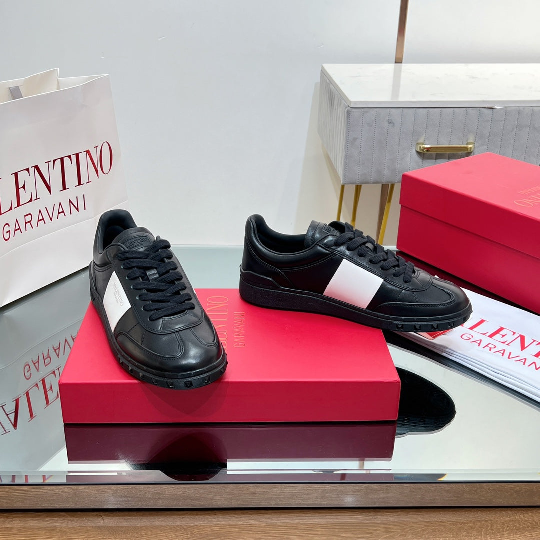VALENTINO 25S UPVILLAGE SNEAKERS IN BLACK MIX WHITE LAMBSKIN - 35