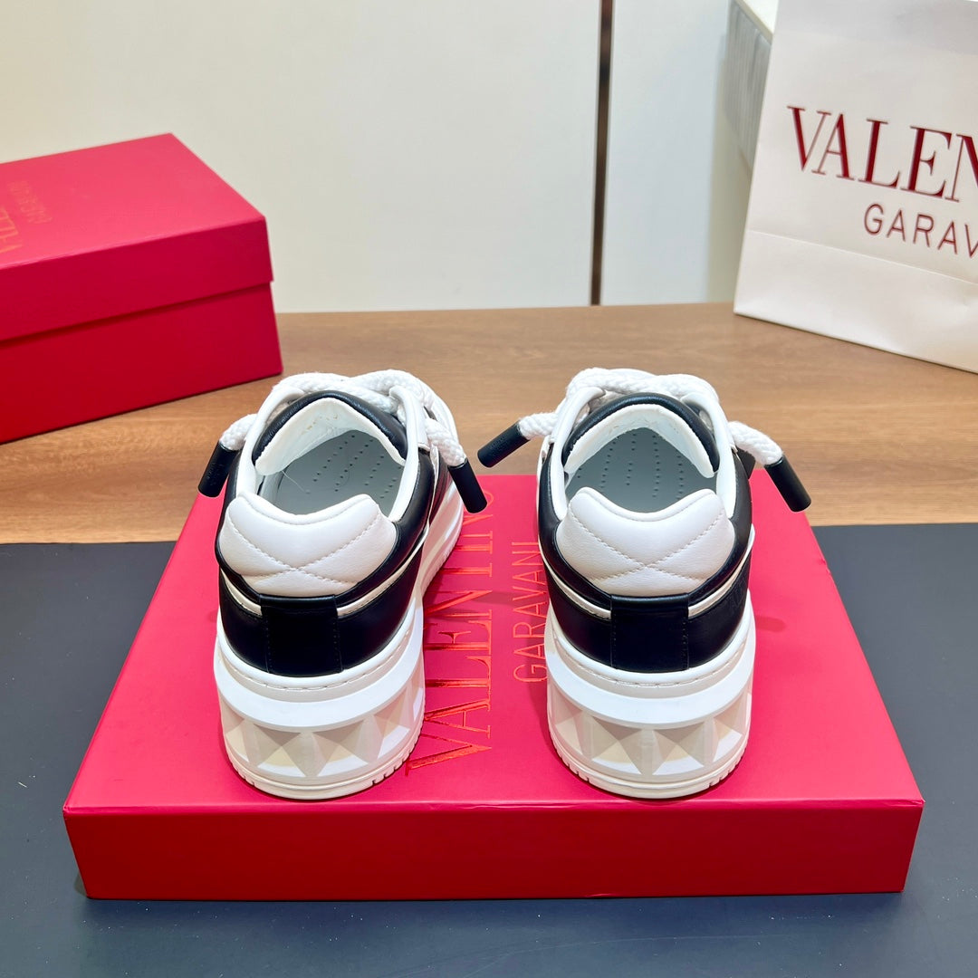 VALENTINO 25S GARAVANI ONE STUD XL PLATFORM SNEAKERS IN WHITE MIX BLACK LAMBSKIN STYLE 2 - 35