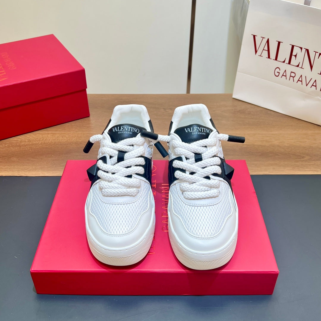 VALENTINO 25S GARAVANI ONE STUD XL PLATFORM SNEAKERS IN WHITE MIX BLACK LAMBSKIN STYLE 2 - 35