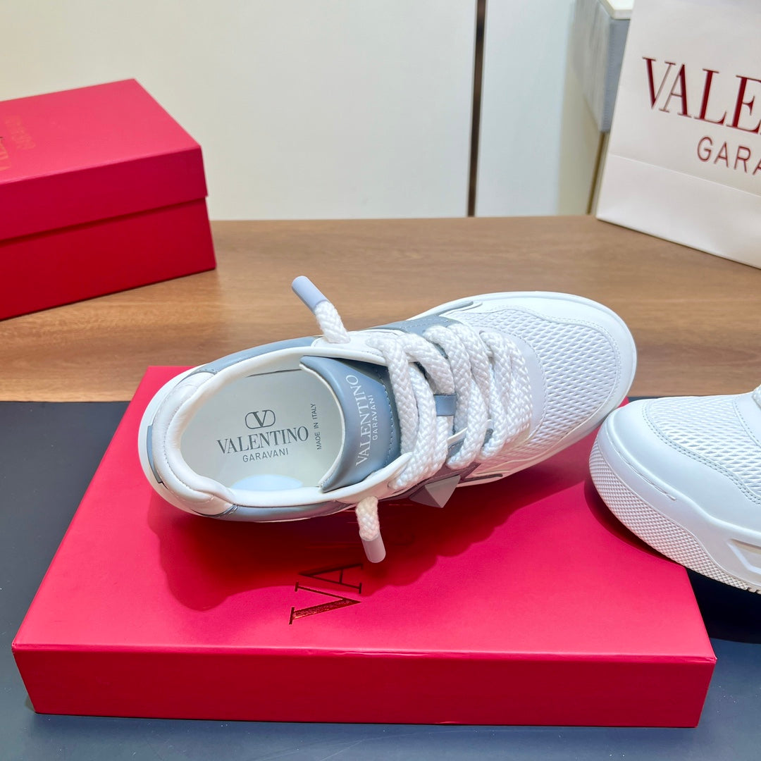 VALENTINO 25S GARAVANI ONE STUD XL PLATFORM SNEAKERS IN WHITE MIX MISTY BLUE LAMBSKIN - 35