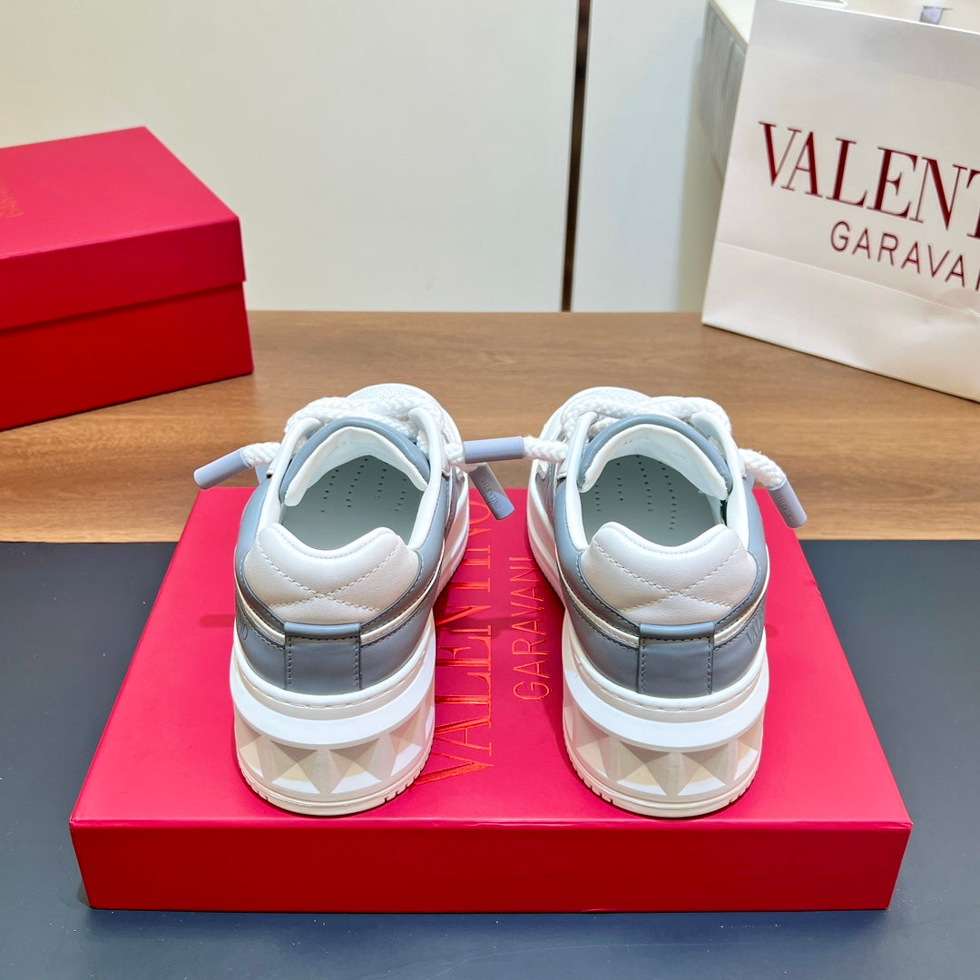VALENTINO 25S GARAVANI ONE STUD XL PLATFORM SNEAKERS IN WHITE MIX MISTY BLUE LAMBSKIN - 35