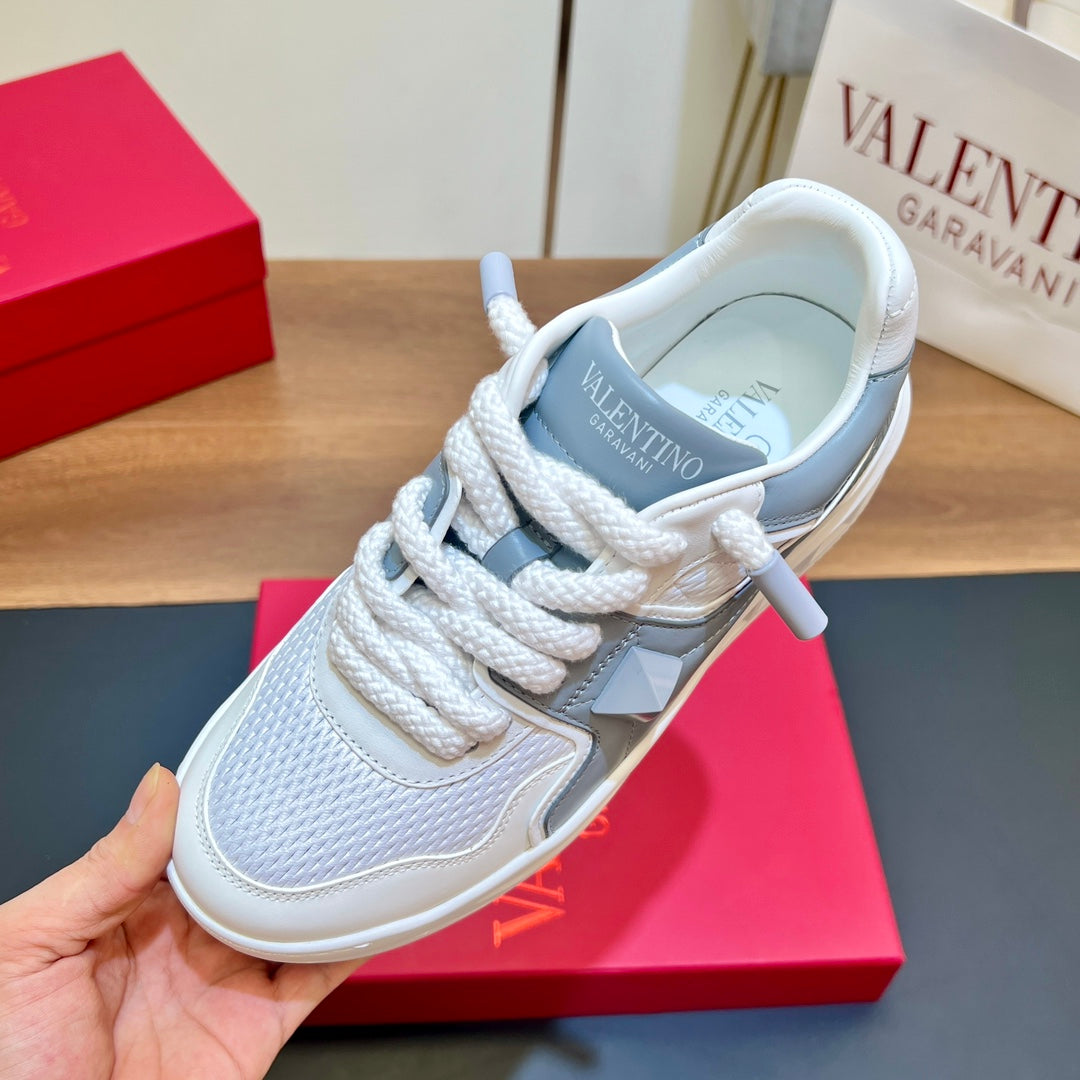 VALENTINO 25S GARAVANI ONE STUD XL PLATFORM SNEAKERS IN WHITE MIX MISTY BLUE LAMBSKIN - 35