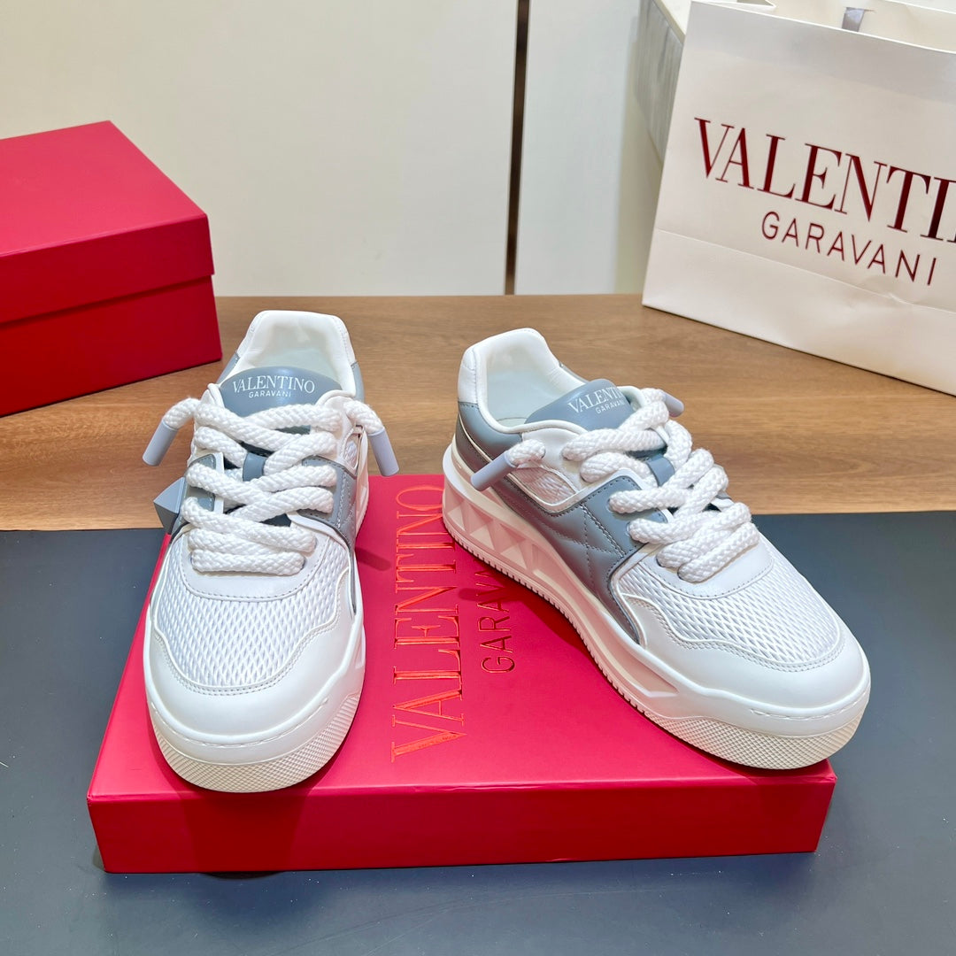 VALENTINO 25S GARAVANI ONE STUD XL PLATFORM SNEAKERS IN WHITE MIX MISTY BLUE LAMBSKIN - 35
