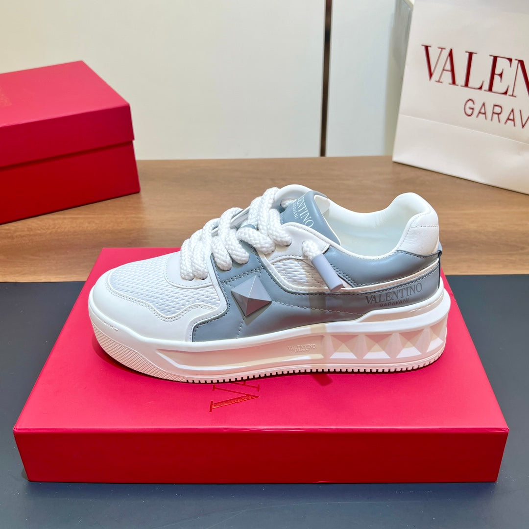 VALENTINO 25S GARAVANI ONE STUD XL PLATFORM SNEAKERS IN WHITE MIX MISTY BLUE LAMBSKIN - 35