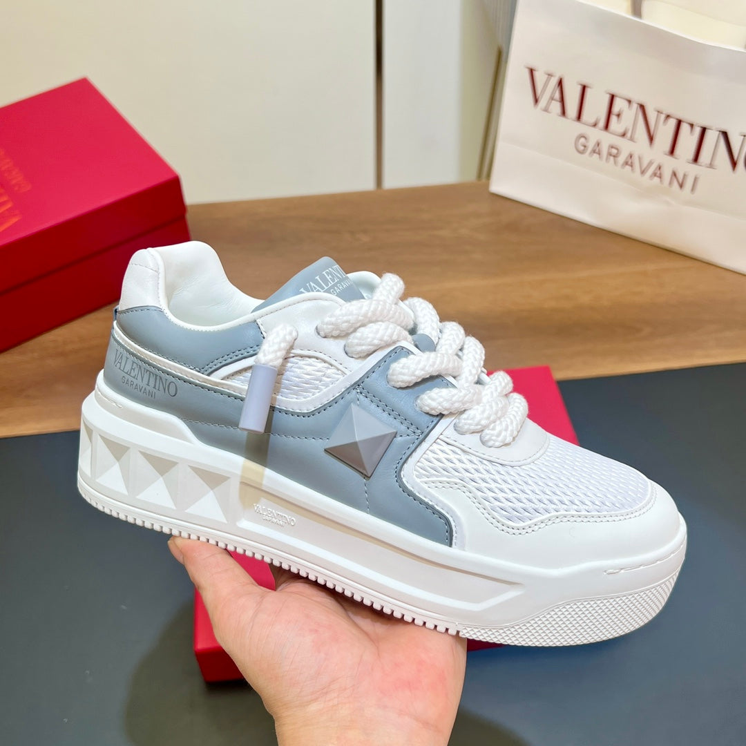 VALENTINO 25S GARAVANI ONE STUD XL PLATFORM SNEAKERS IN WHITE MIX MISTY BLUE LAMBSKIN - 35