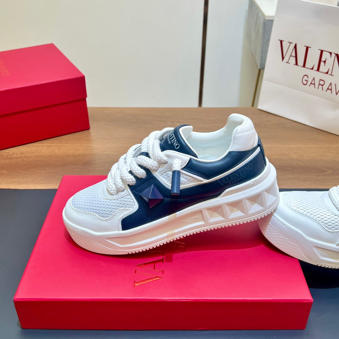 VALENTINO 25S GARAVANI ONE STUD XL PLATFORM SNEAKERS IN WHITE MIX DARK NAVY BLUE LAMBSKIN - 35