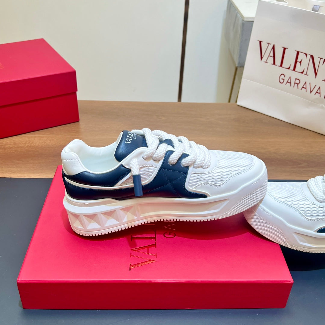 VALENTINO 25S GARAVANI ONE STUD XL PLATFORM SNEAKERS IN WHITE MIX DARK NAVY BLUE LAMBSKIN - 35