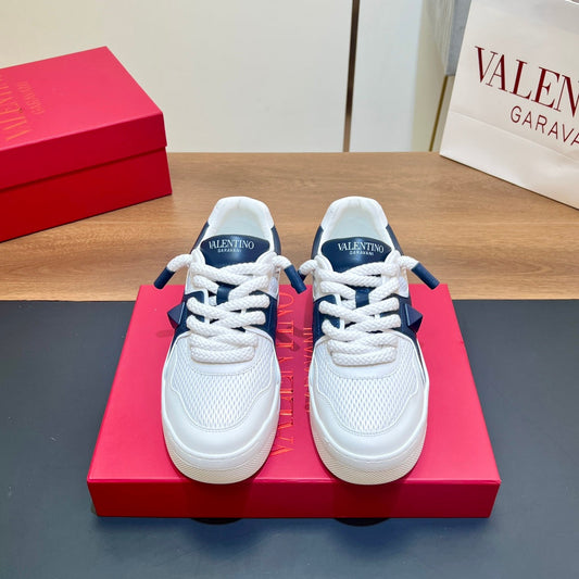 VALENTINO 25S GARAVANI ONE STUD XL PLATFORM SNEAKERS IN WHITE MIX DARK NAVY BLUE LAMBSKIN - 35