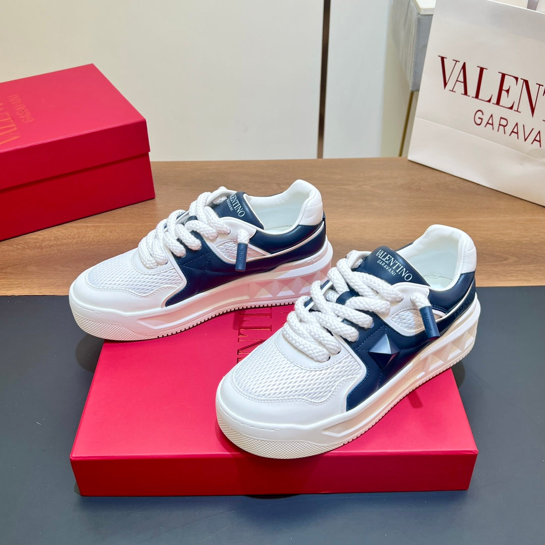 VALENTINO 25S GARAVANI ONE STUD XL PLATFORM SNEAKERS IN WHITE MIX DARK NAVY BLUE LAMBSKIN - 35