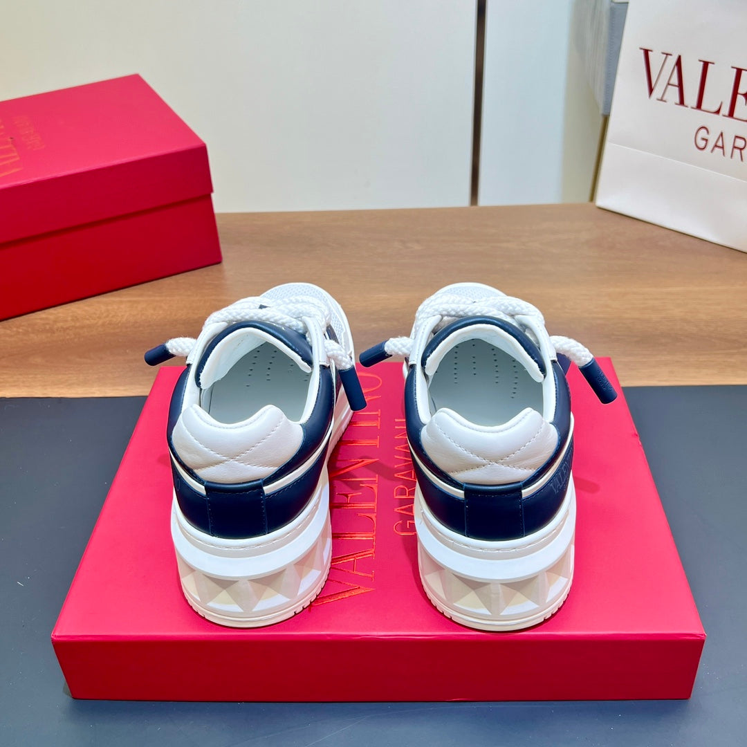 VALENTINO 25S GARAVANI ONE STUD XL PLATFORM SNEAKERS IN WHITE MIX DARK NAVY BLUE LAMBSKIN - 35